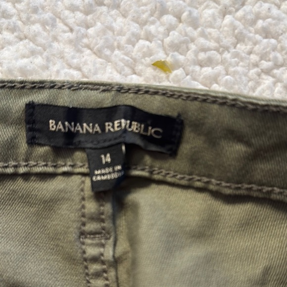 Banana Republic Green Straight Leg Pants - Picture 2 of 4